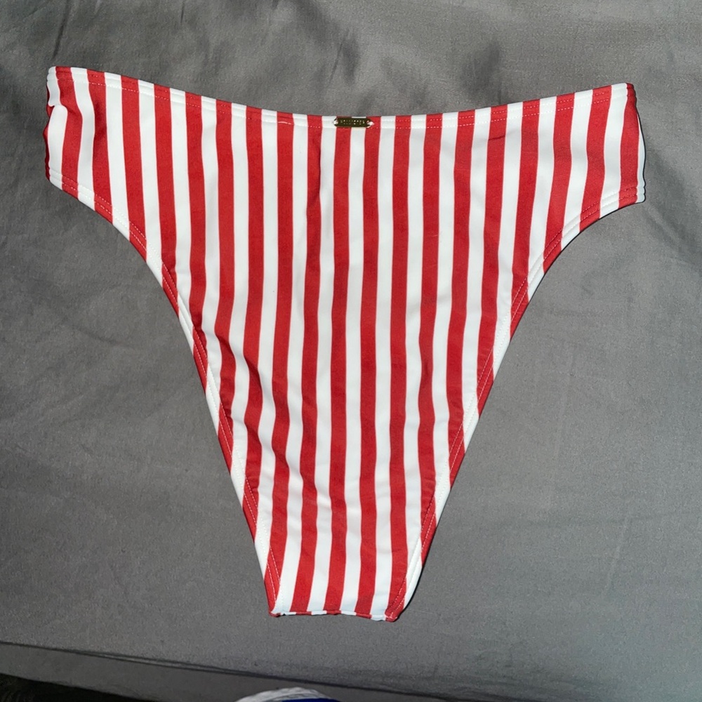 Bikini - Picture 5 of 6